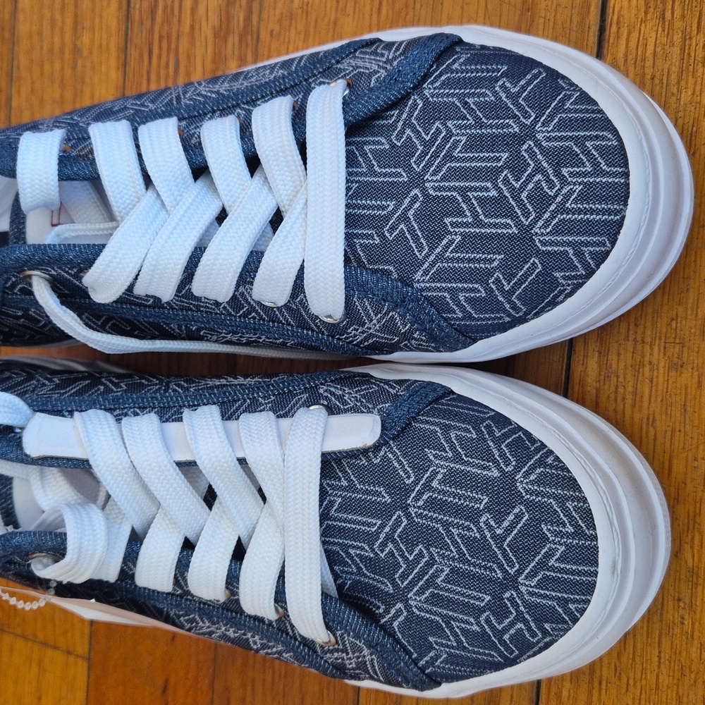 Tommy Hilfiger Womens Sneakers, size 6,5 NWOB - Picture 5 of 14